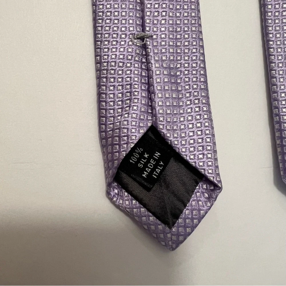 Ferre, 100% Silk, Made in Italy,‎ Elegant Purple Tie
